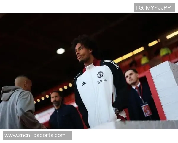 曼联官方宣布利桑德罗齐尔克泽与多名青训球员共同参与卡灵顿训练