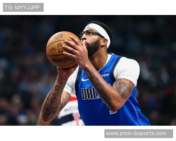 浓眉调侃弗拉格未能三双抢板成功展现团队默契与竞争精神