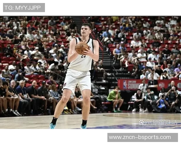 克林根表现出色14投7中砍下18分11篮板4助攻正负值高达16分助球队获胜